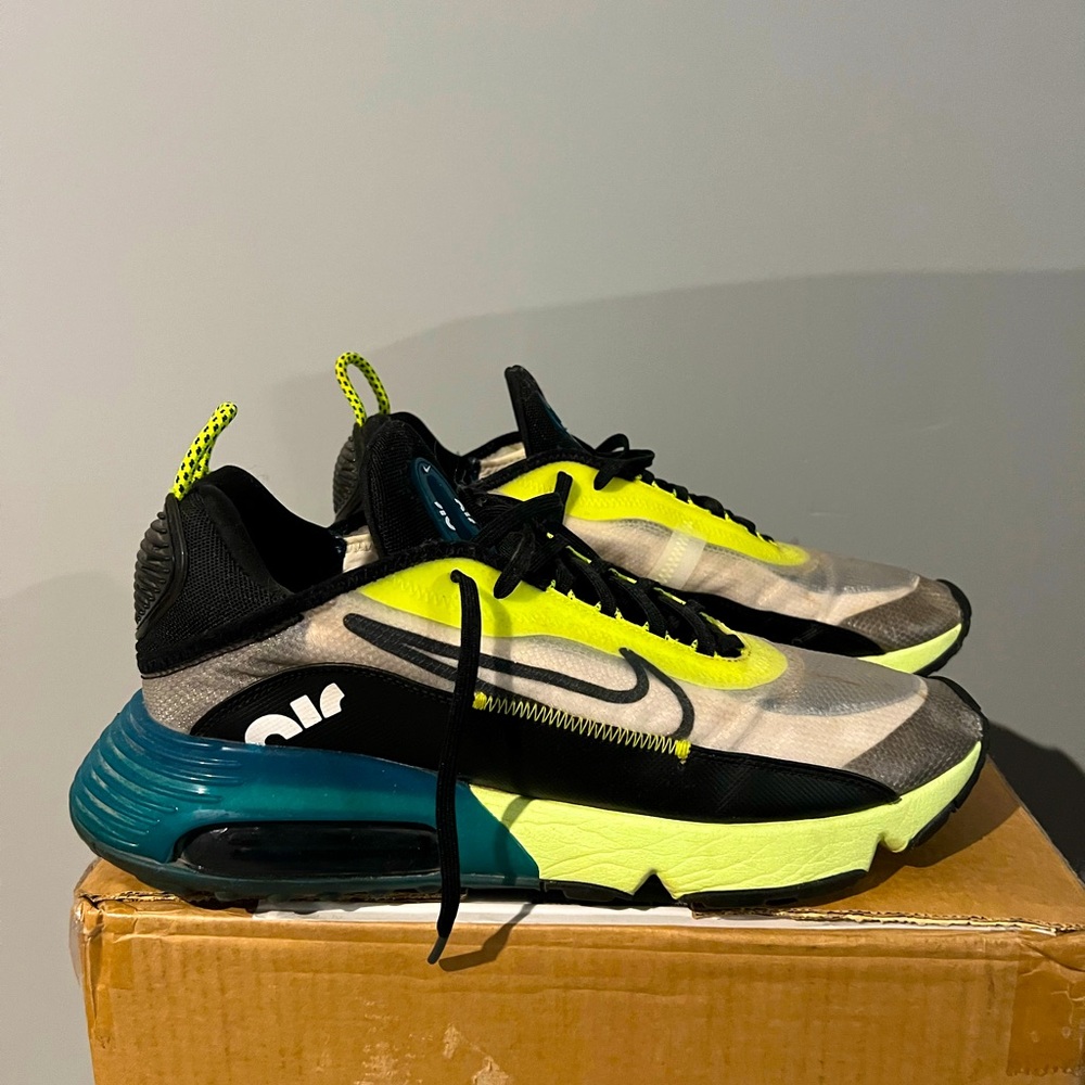 Nike Air Max 2090 Men's Volt Green/Black/White